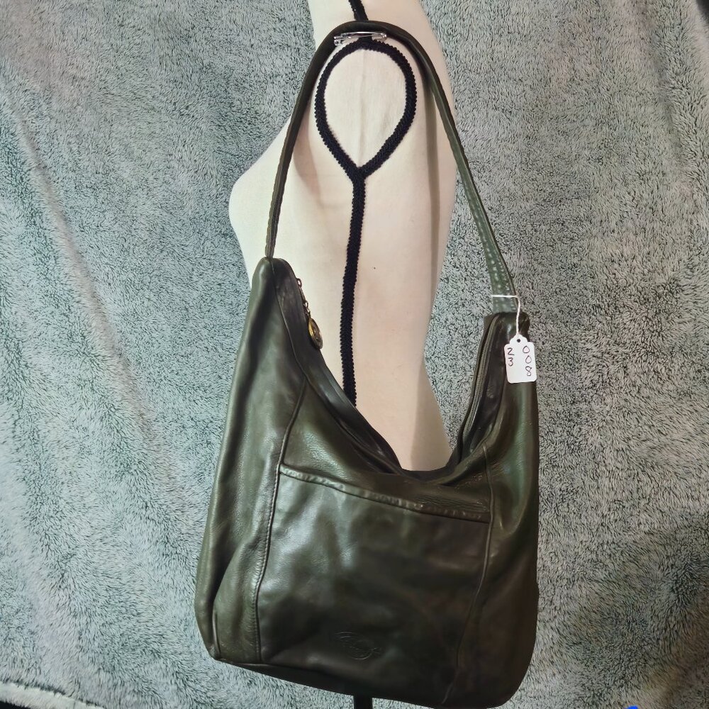 stone mountain olive green hobo bag in great condition